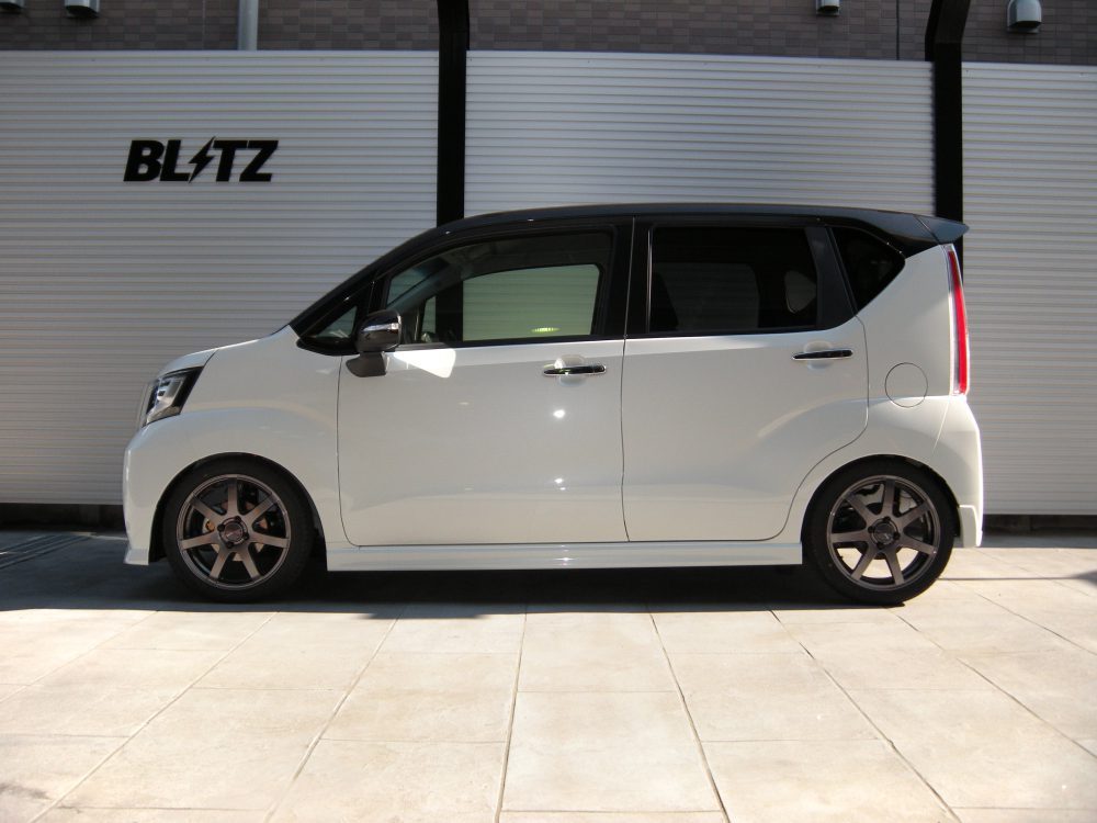 ダンパー装着イメージ Blitz ダンパー装着イメージ Blitz