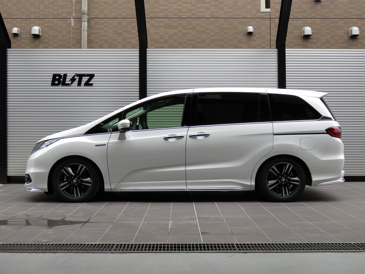 BRIGHTZ オデッセイハイブリッド RC4 前期 メッキフロントリップカバー Aタイプ FRO-LIP-017 RC 1 2 オデッセイ BRIGHTZ オデッセイハイブリッド RC4 前期 超鏡面ステンレスメッキ